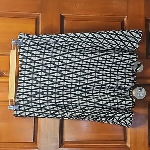 Ann Taylor black and white skirt Size M